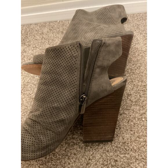 Vince Camuto Kentvi Perforated Leather Greystone Peep Toe Heeled Ankle Bootie, 8 - Picture 8 of 8